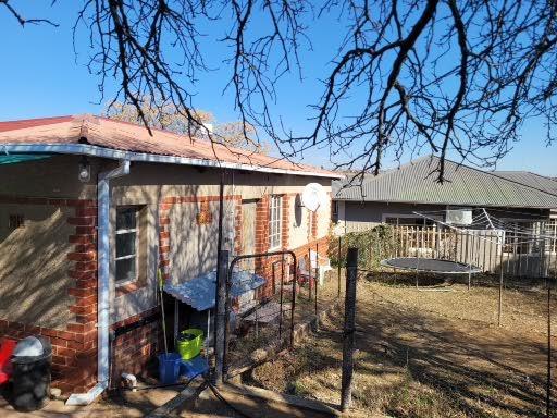 4 Bedroom Property for Sale in Lindley Free State